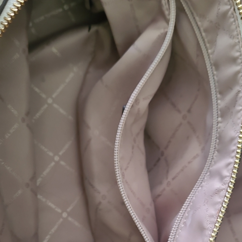 Michael Kors Buff Colored Arlo Bag Elegant Design - Picture 11 of 15